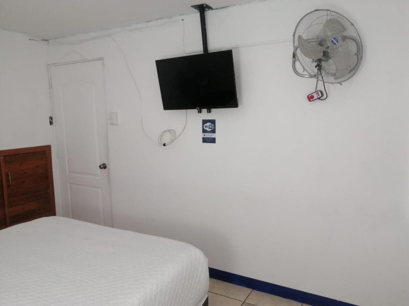 Global Airport Inn Free Shuttle Guatemalaváros Kültér fotó